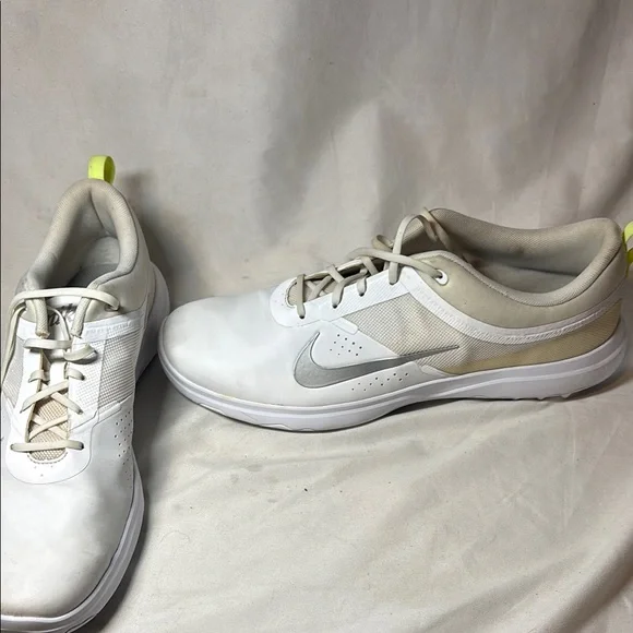 Nike White and Gray Golf Shoes with Streamlined Design - Picture 2 of 6